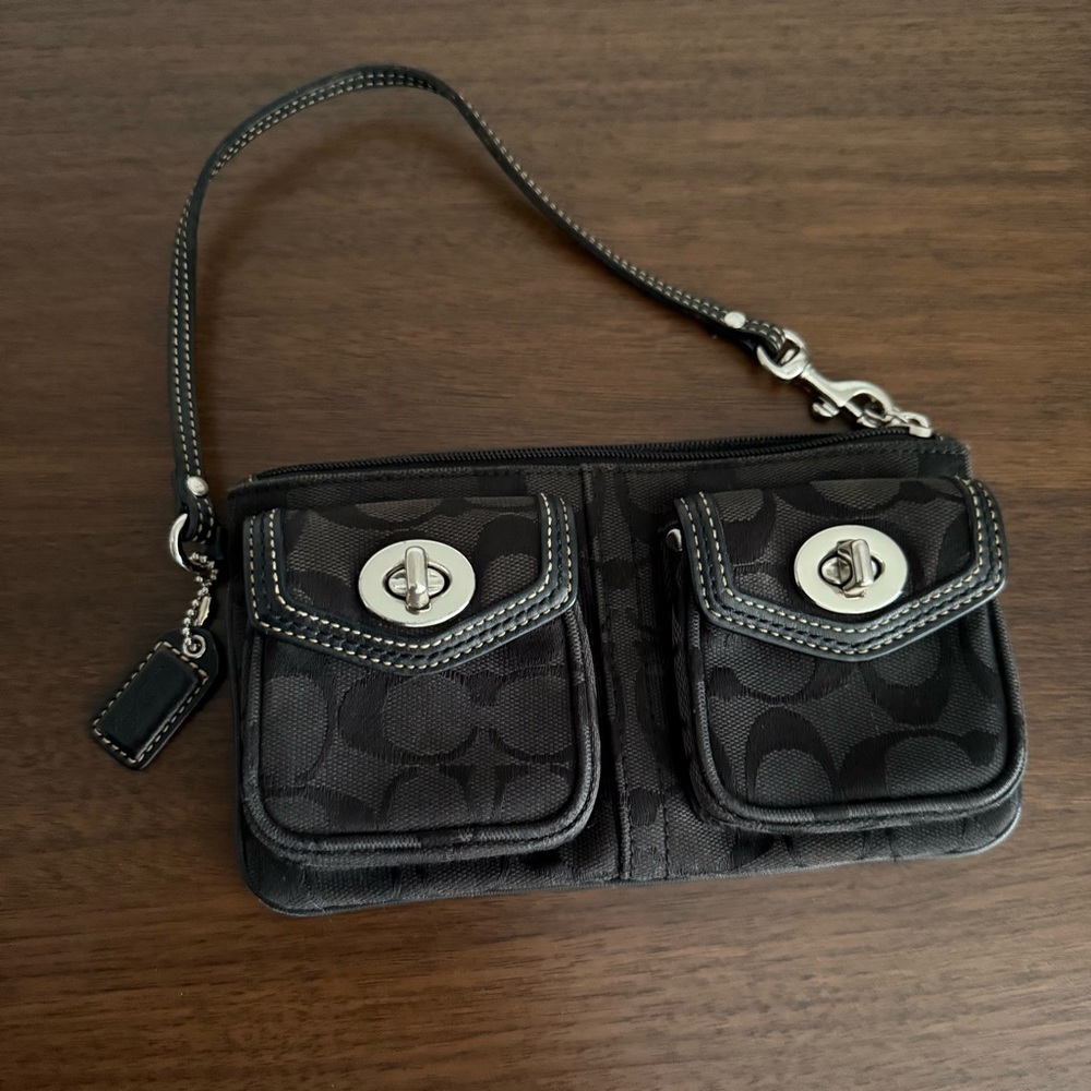 Coach wristlet in signature jacquard